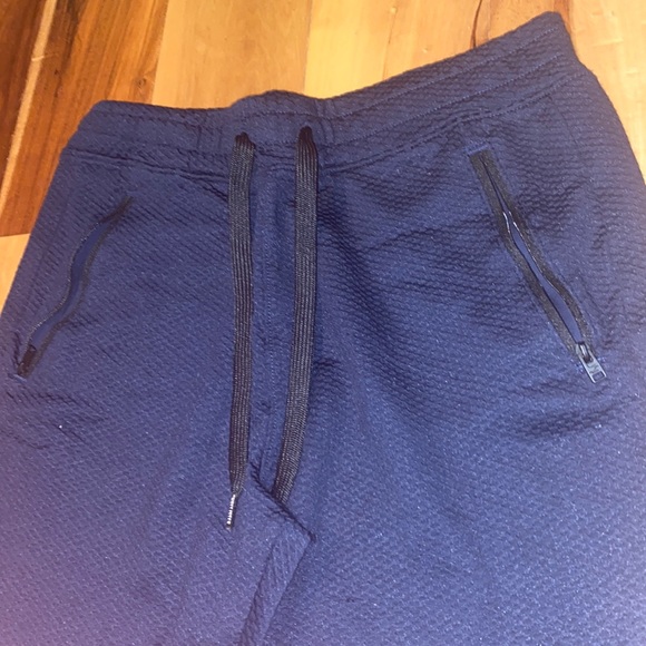 NWOT~ HOLLISTER TEXTURED JOGGERS ~ MENS SMALL - Picture 4 of 7